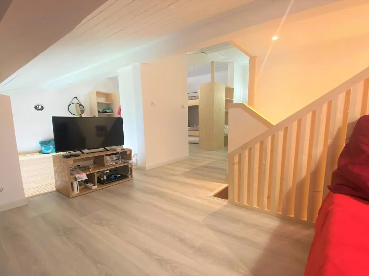Appartement Renove Avec Mezzanine Et Balcon Au Coeur De Samoens, Ideal Pour Famille Nombreuse - Fr-1-624-69